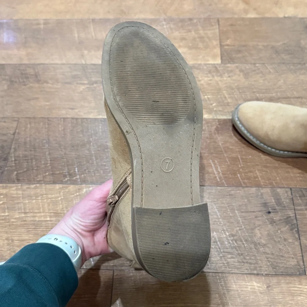 Universal Thread Light Tan Suede Ankle Boots